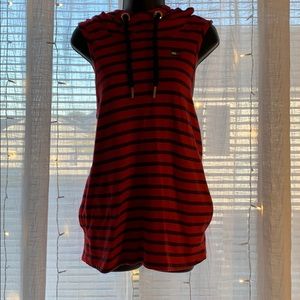 Cross back hooded shirt